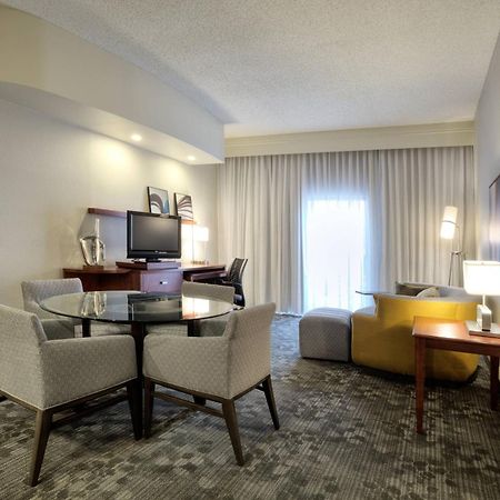 Courtyard By Marriott Mcallen Hotel Bagian luar foto